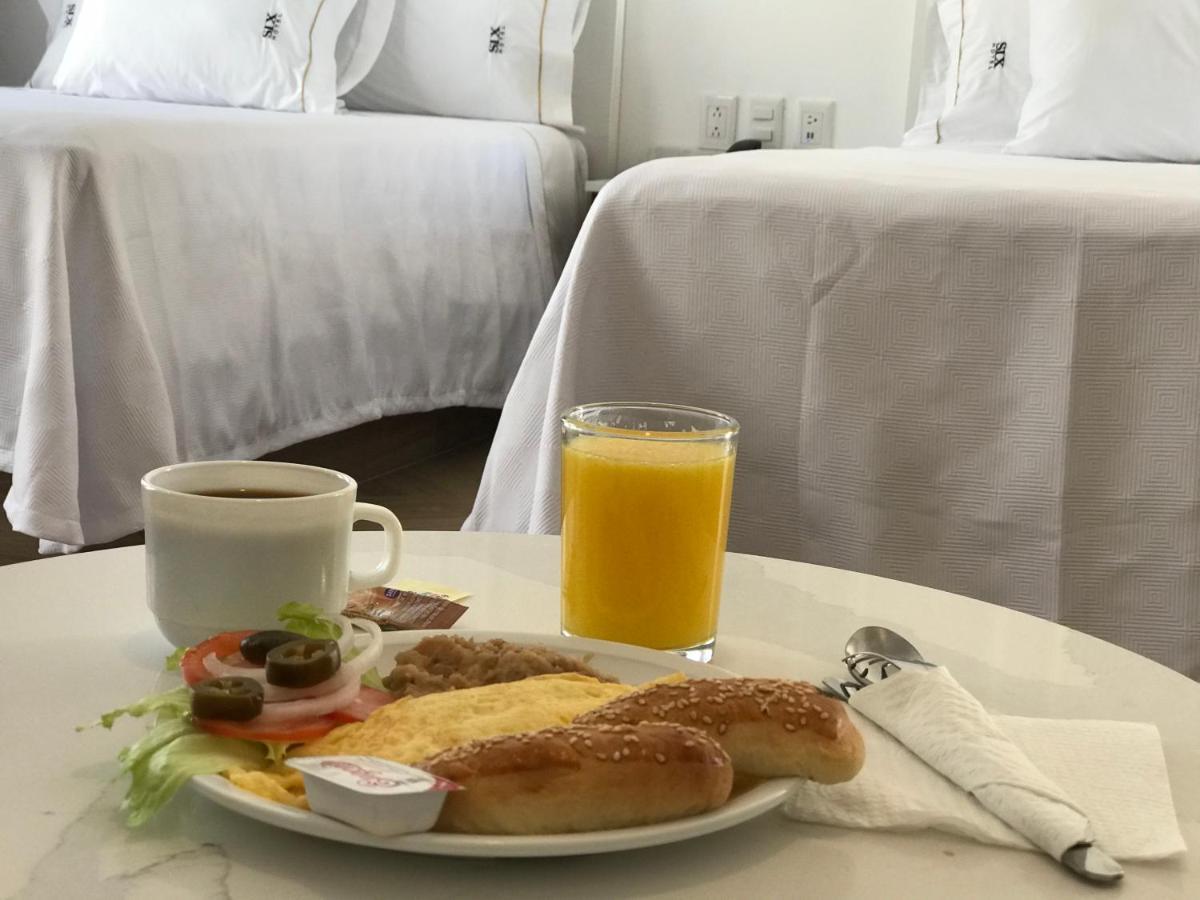 Six Hotel Guadalajara Degollado Ngoại thất bức ảnh